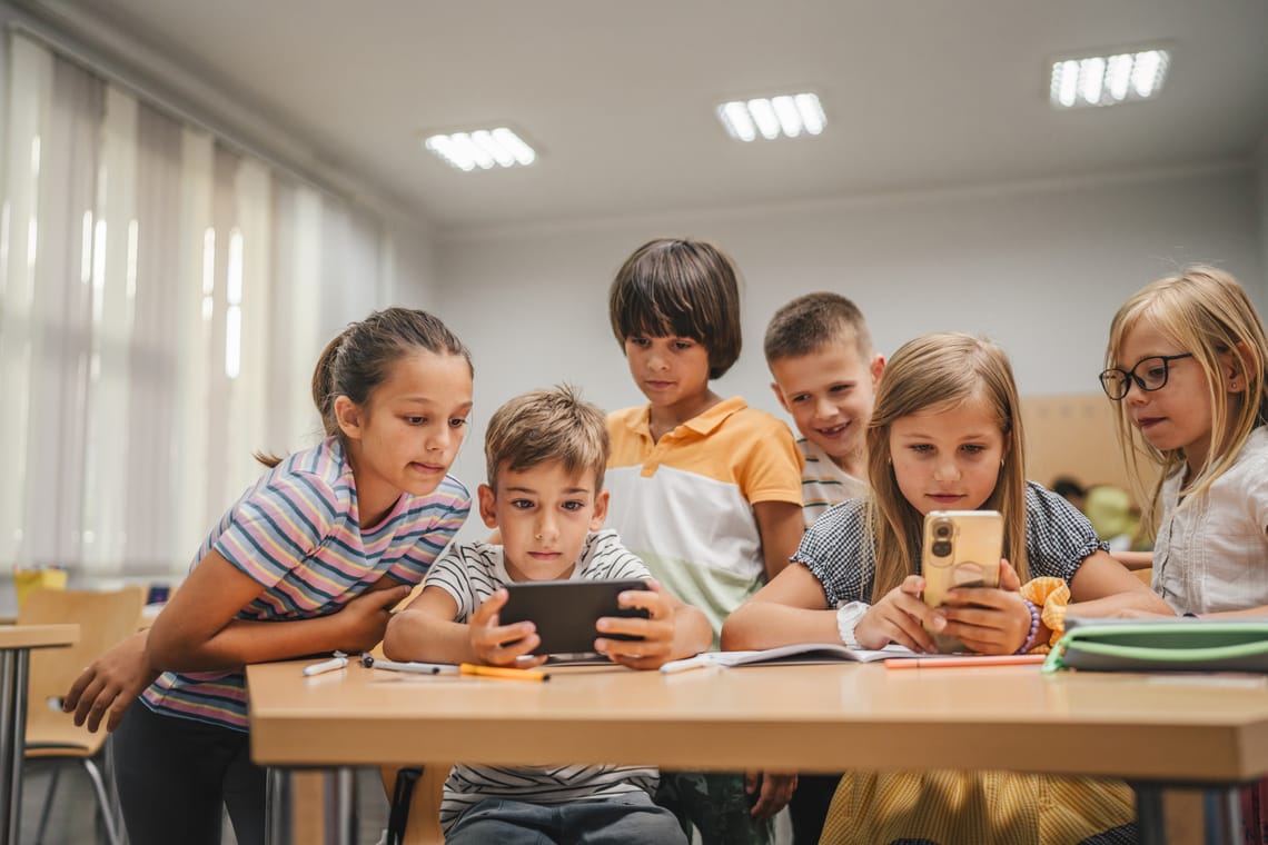 Back to school în era AI: despre securitate pentru copii