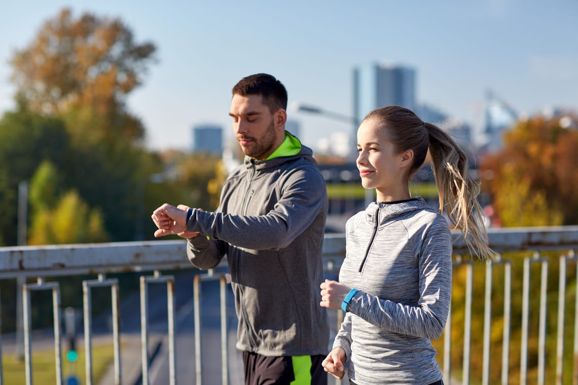 Gadgeturi smart sub 100 € care îți fac viața mai ușoară în 2025